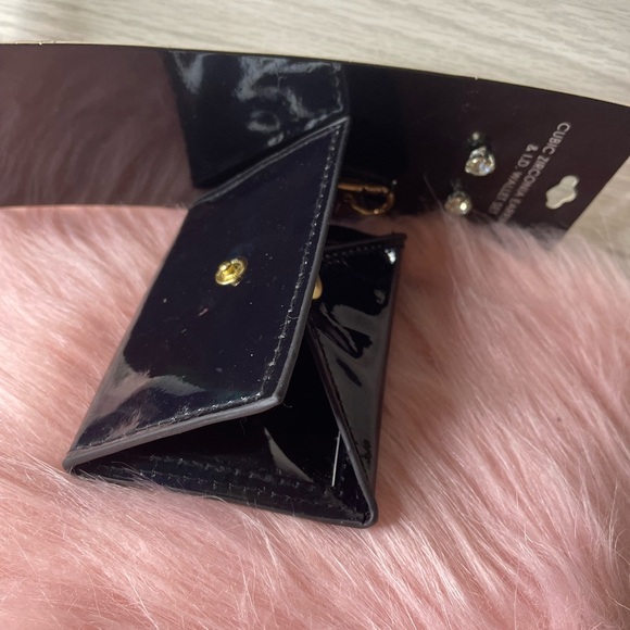 Cubic zirconia earrings & I.D wallet set - Picture 4 of 6